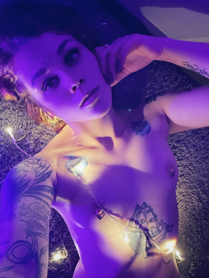 Time to get out the garlands for the new year - NSFW, My, Girls, Girl with tattoo, Brunette, Boobs, Erotic, Homemade, Piercing, Tattoo