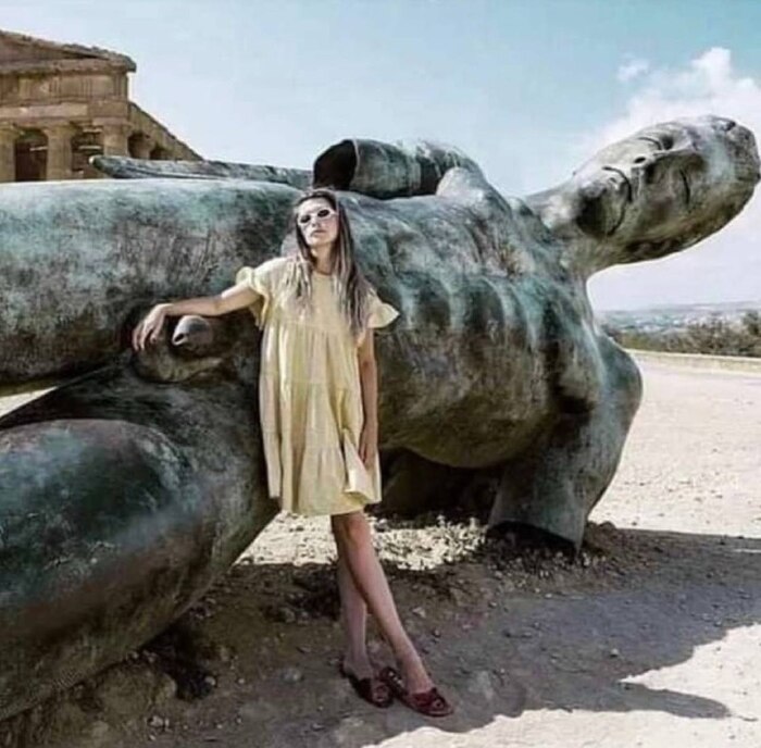 Atashla! - NSFW, The photo, Girls, Sculpture, The fall, Penis, Humor, Ancient Greece, Strange humor