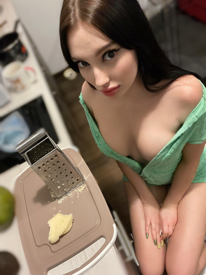 I'm cooking something for you - NSFW, My, Girls, Erotic, Hips, Boobs, Cooking for the lazy, Boosty, Link, Cheese, Longpost