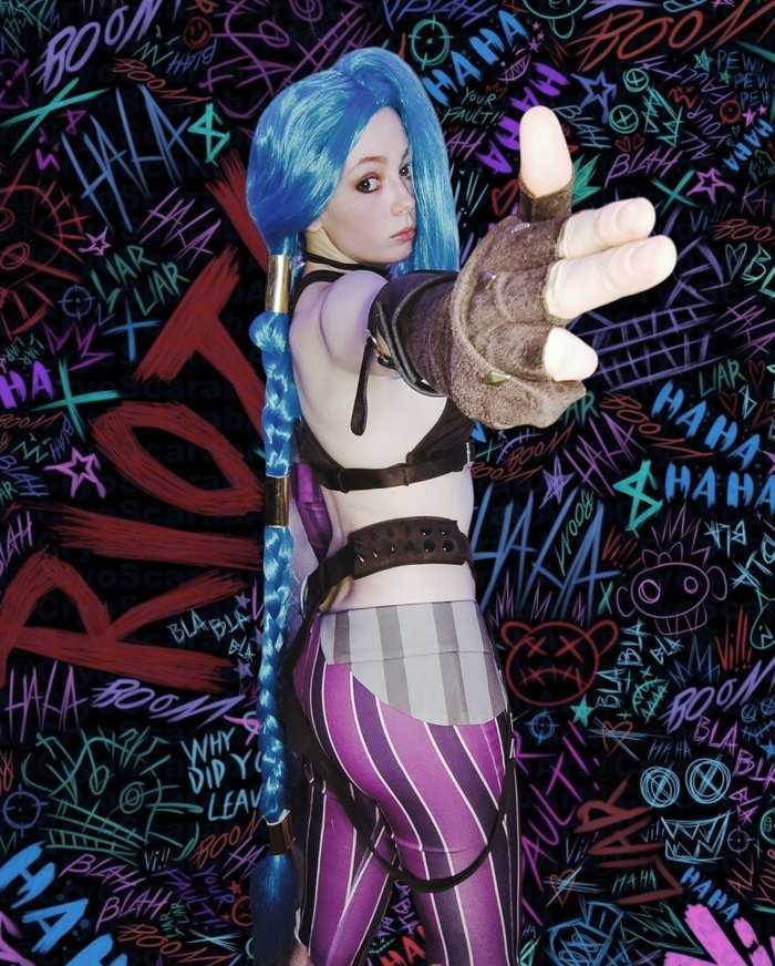 What is Jinx hiding? - My, Jinx, Get Jinxed, Cosplay, The photo, PHOTOSESSION, Girls, Image, Imitation, Colorful hair, Longpost, NSFW